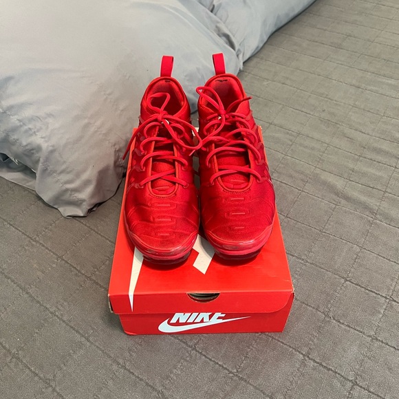 Nike VaporMax “Triple Red” Men’s 10 - Picture 3 of 5